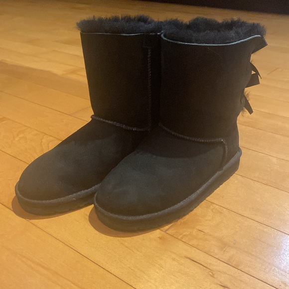 Ugg black Bailey bow ll, double bows, almost new,  soft Uggs - Picture 6 of 9